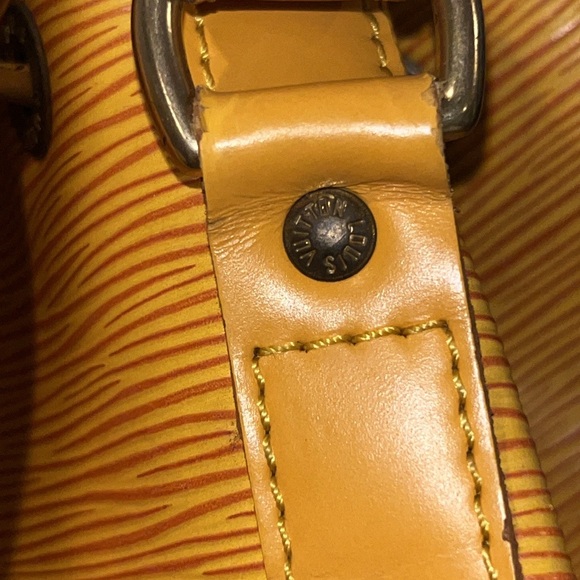LOUIS VUITTON Leather LV Petit Noe Yellow Epi Shoulder Bucket Bag - Picture 7 of 17